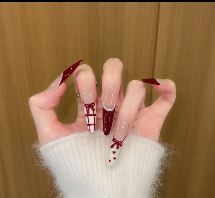 Elegant Holiday-Themed Press-On Nails