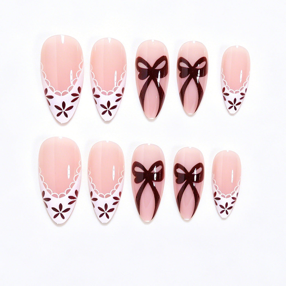 Elegant Floral Accent Press-On Nail Art Kalsten