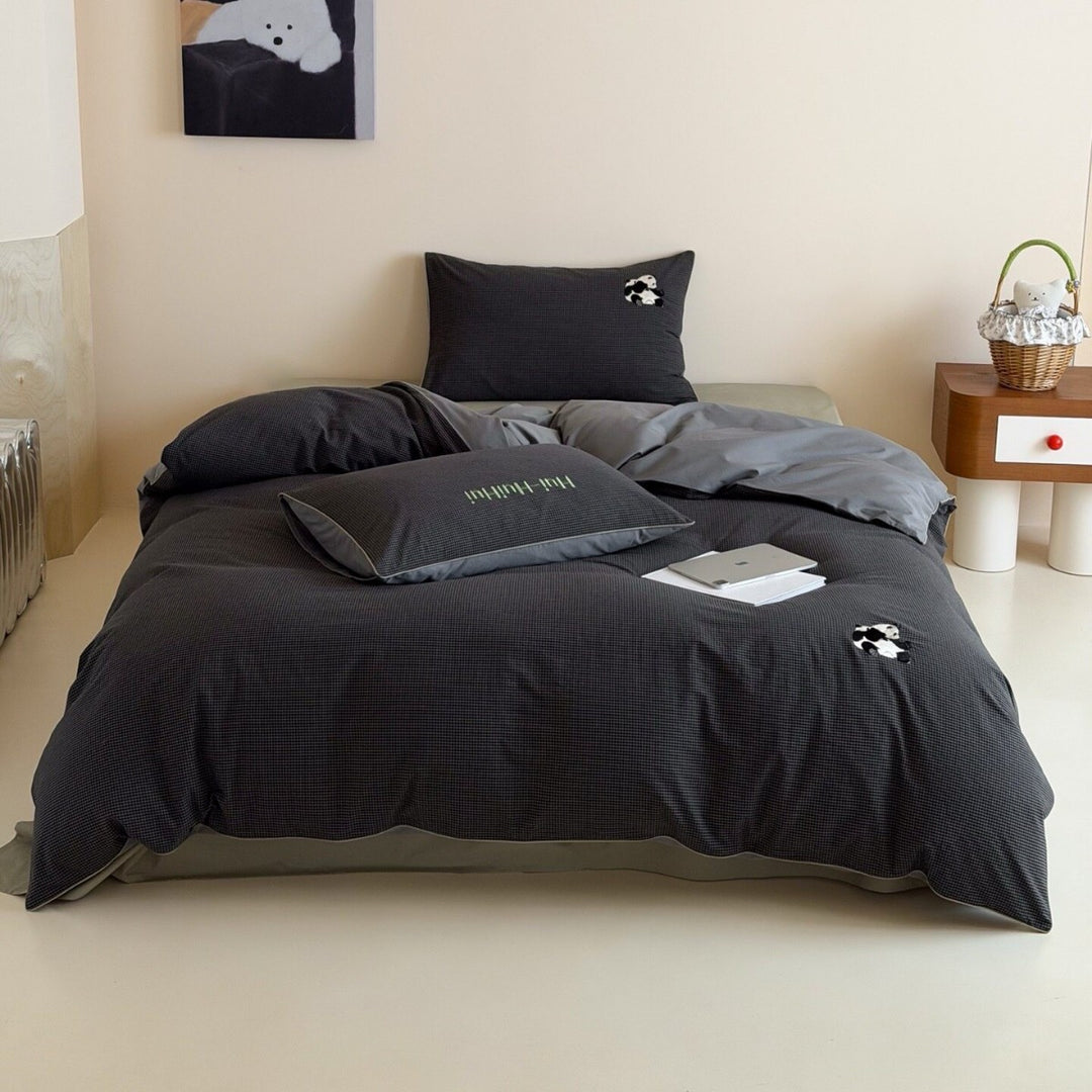 Cozy bed linen set made of cotton percale with fine check and panda appliqués