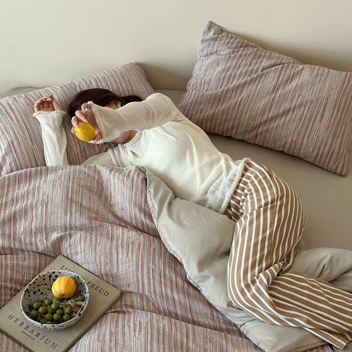 Light bedding set made of cotton-linen blend with fine striped structure and reversible function