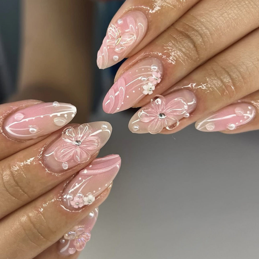 Artful nail art with floral 3D elements Kalsten