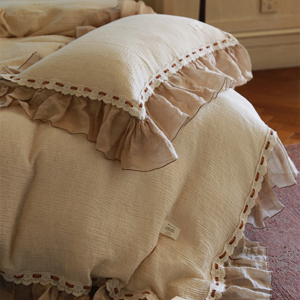 Washed linen duvet cover set with gathered edge and eyelet trim