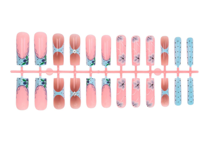 Artificial nail set with floral designs Kalsten