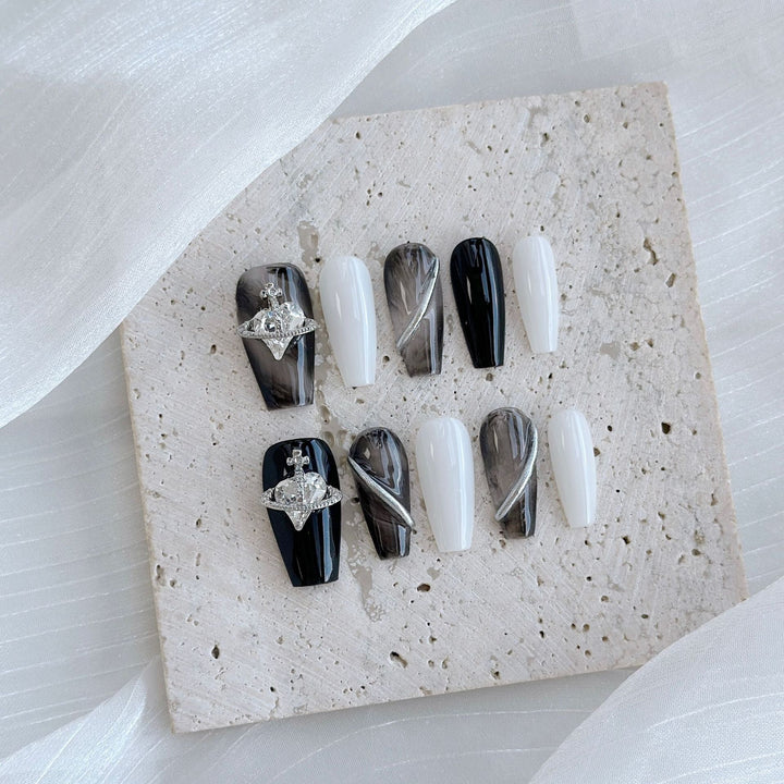 Artistic Press-On Nail Design Set with Glittering Elements