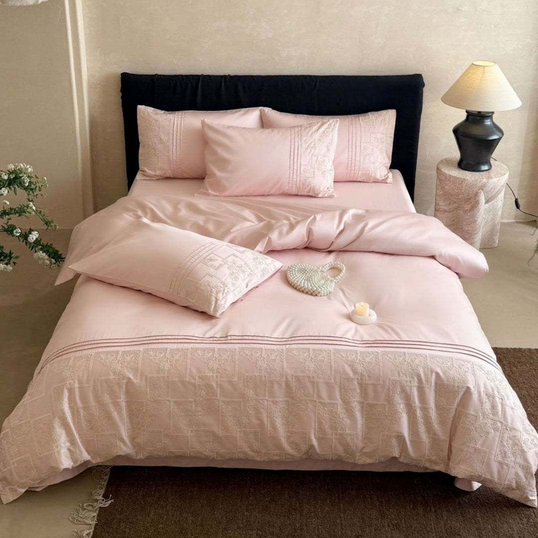 Satin bedding set with woven relief patterns and extra fine thread count