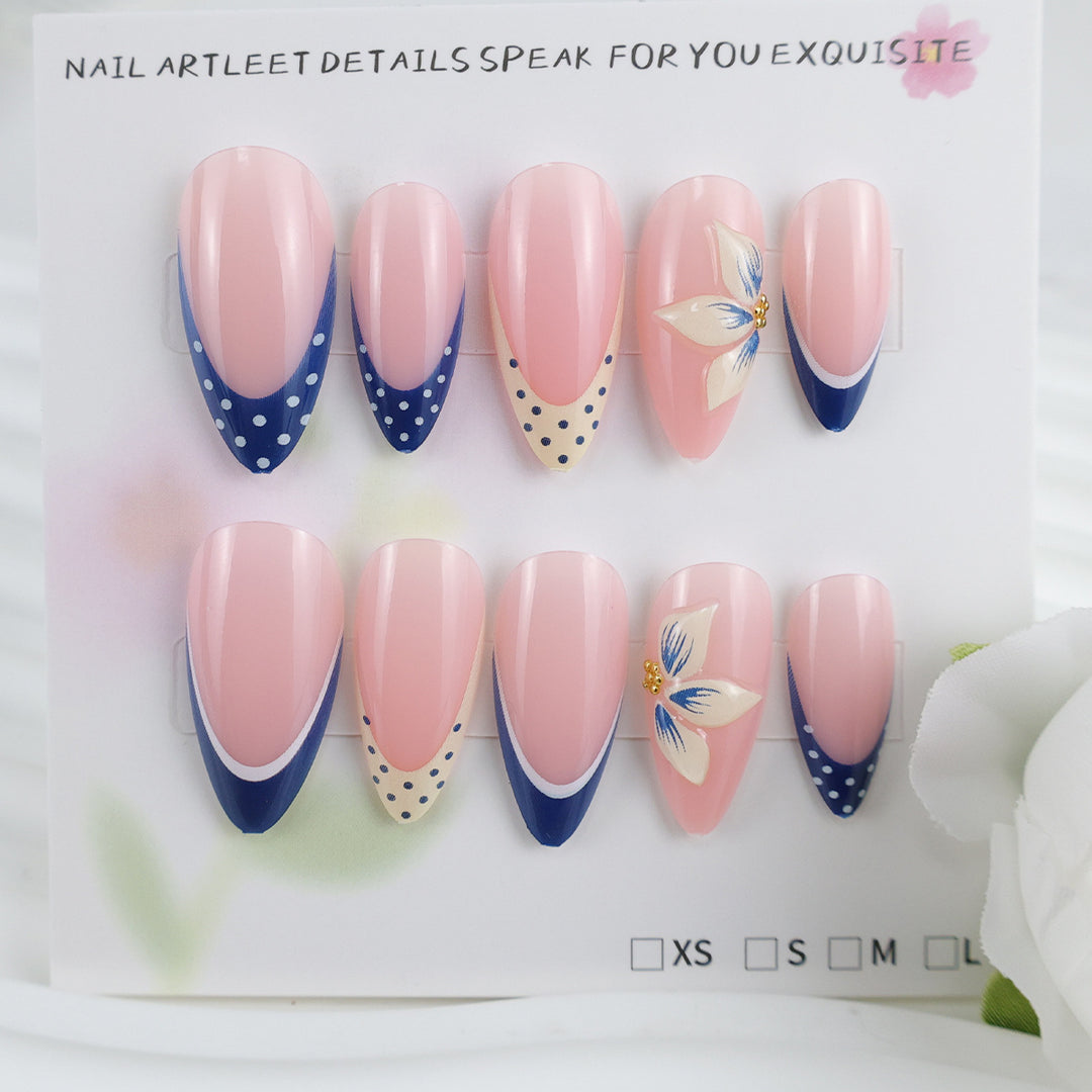 Artificial nail set with elegant floral details and modern accents Kalsten