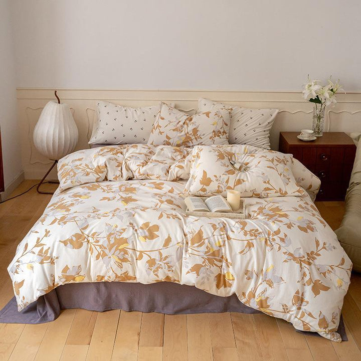 Quilted bedding set with floral vintage look and breathable cotton cover