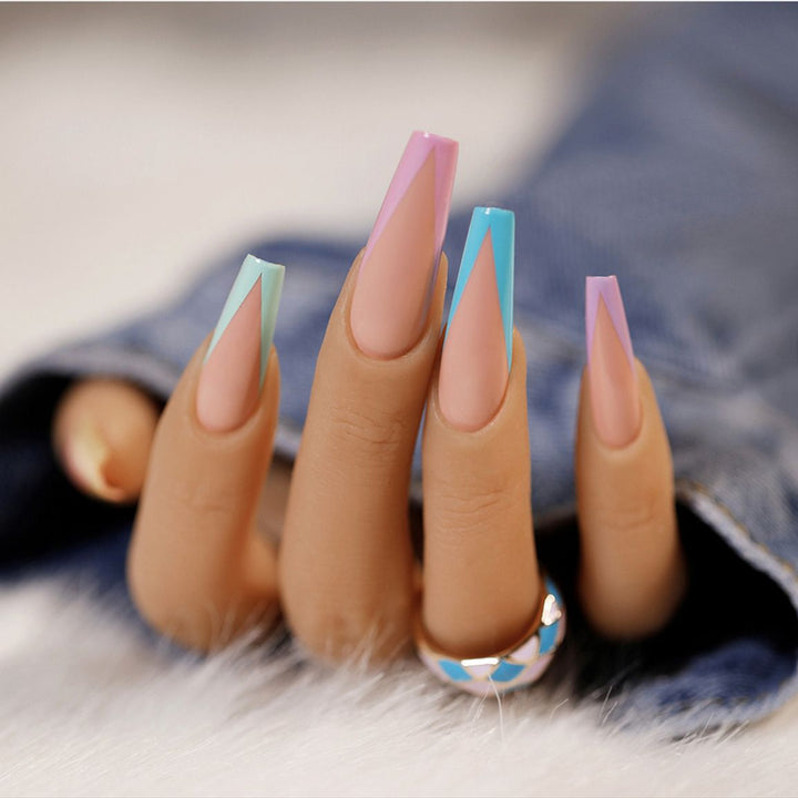 Stiletto Press-On Nail Art Set with Elegant Geometric Design