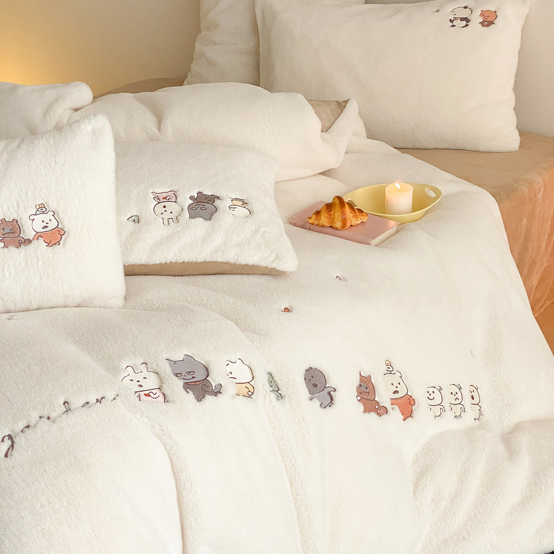 Fluffy bedding set with embroidered cartoon animals and Sherpa surface