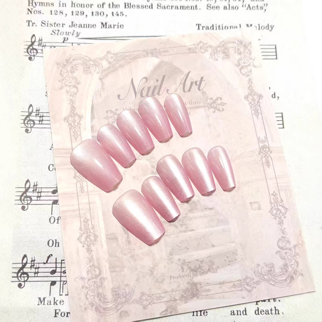 Shiny artificial nails with soft pink effect Kalsten