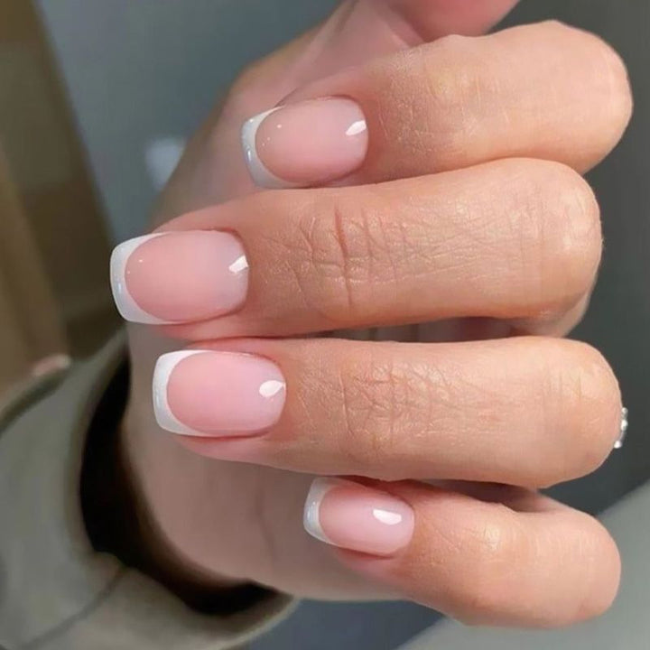 Stylish Press-On Nail Set with Shimmering Finish Kalsten