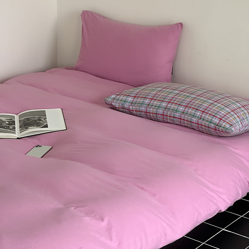 Minimalist Mako satin bedding set with extra-soft surface and easy-care weaving