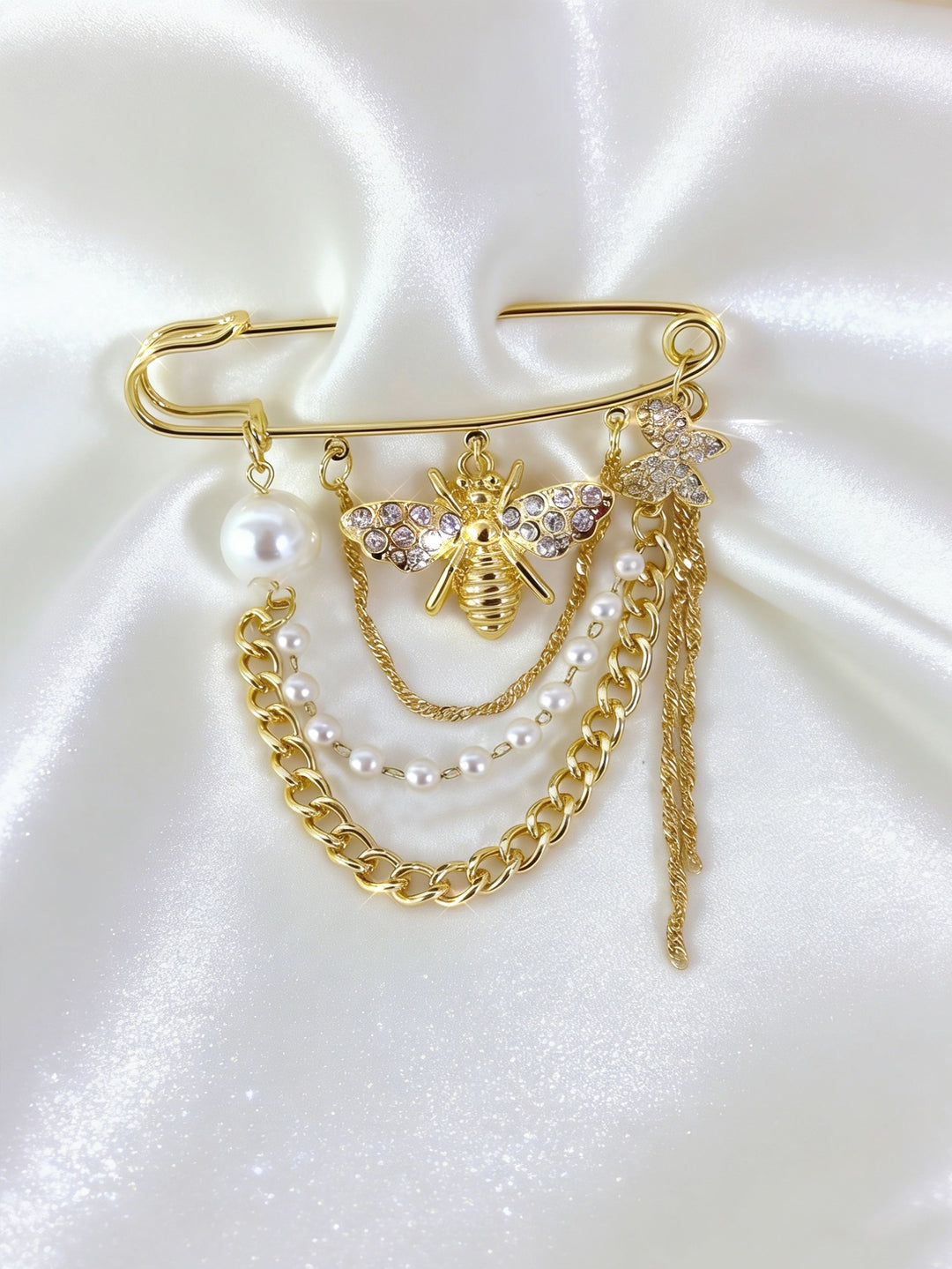 Elegant safety pin with pearls and crystals Kalsten
