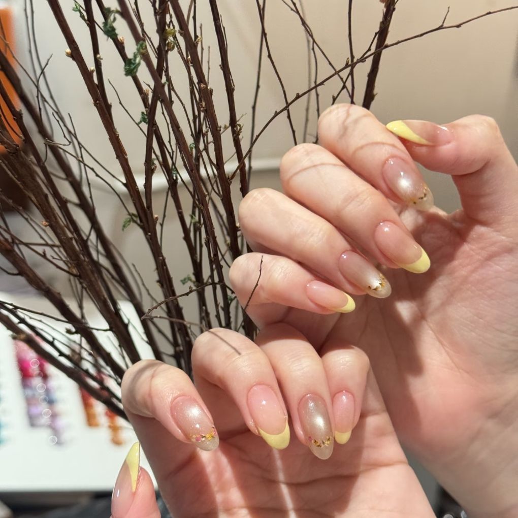 Elegant Ombre French Tip Nail Extensions