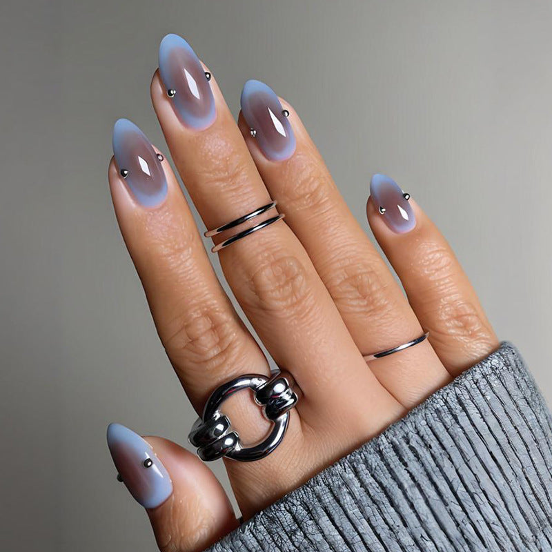 Artificial nail set with elegant gradient and decorative accents Kalsten