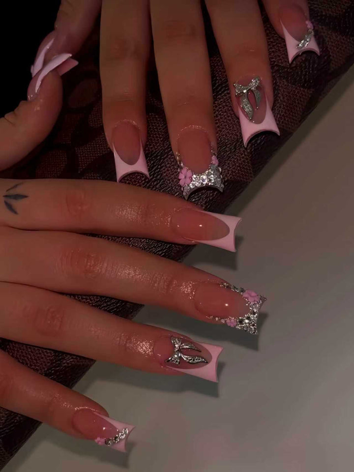 Glamorous Nail Art Extensions Kalsten