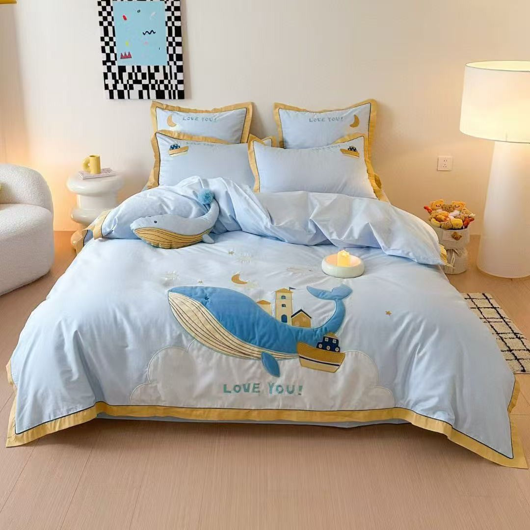 Children's bedding set with astronaut and star print, reversible function