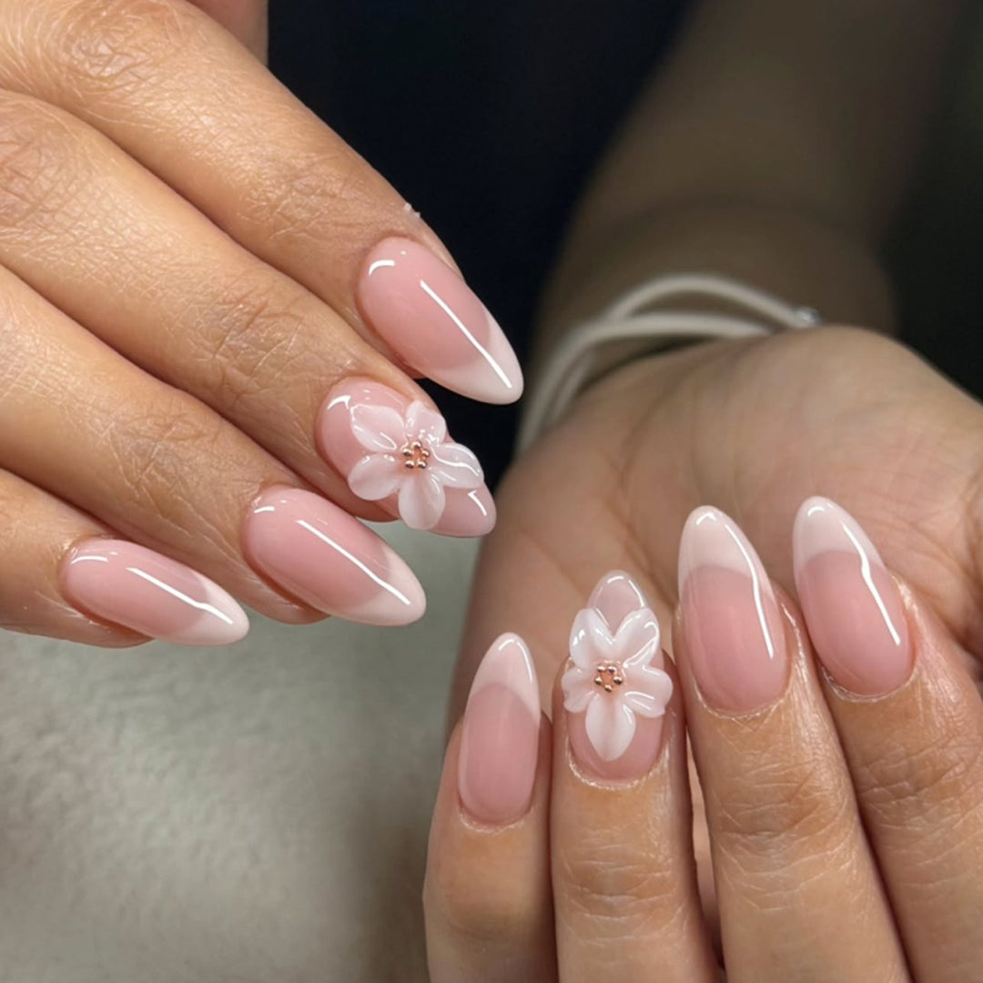 Artful stiletto nails with glitter accents Kalsten