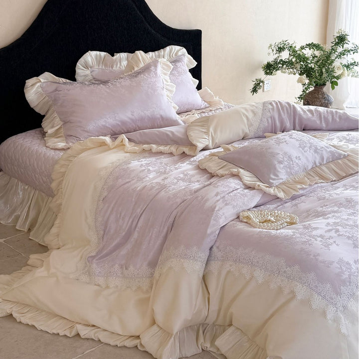 Luxurious satin bedding set with ruffles, jacquard pattern and lace trim