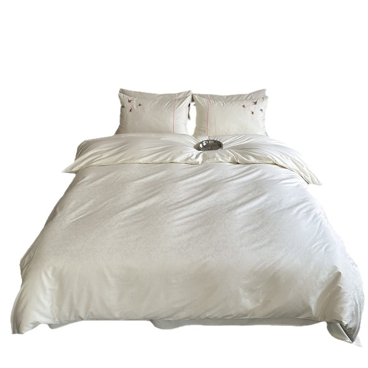 Luxurious jacquard bedding set with embroidered pillowcases