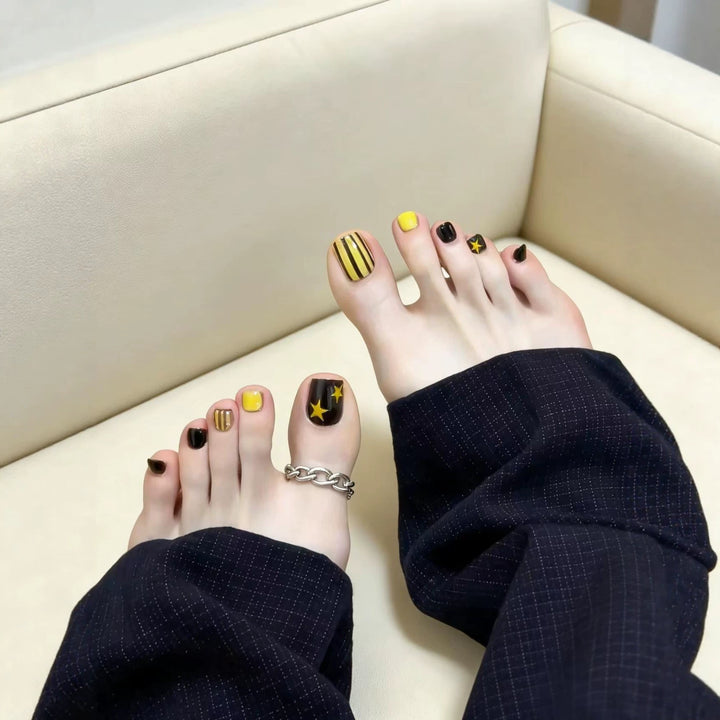 Themed Press-On Pedicure Set