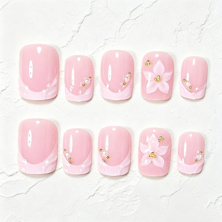 Floral Accented Press-On Nail Art Set Kalsten