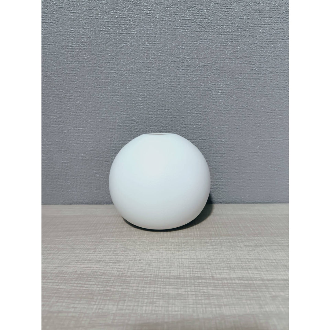 Minimalist Ceramic Sphere Planter Kalsten