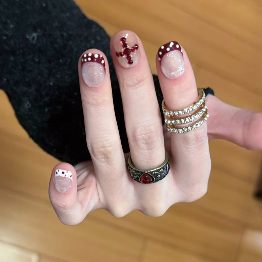 Artistic Decorative Press-On Nail Set