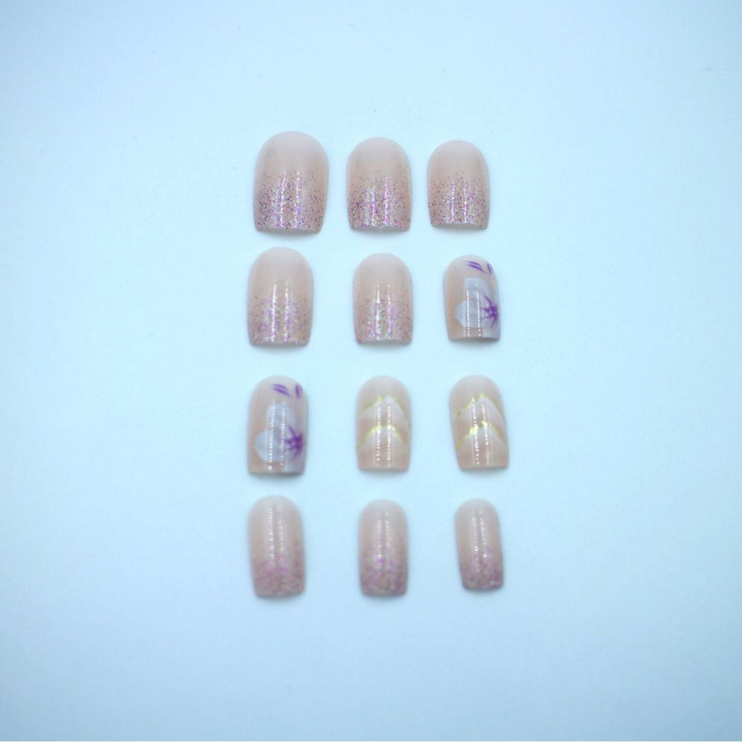 Elegant Floral Press-On Nail Art Set