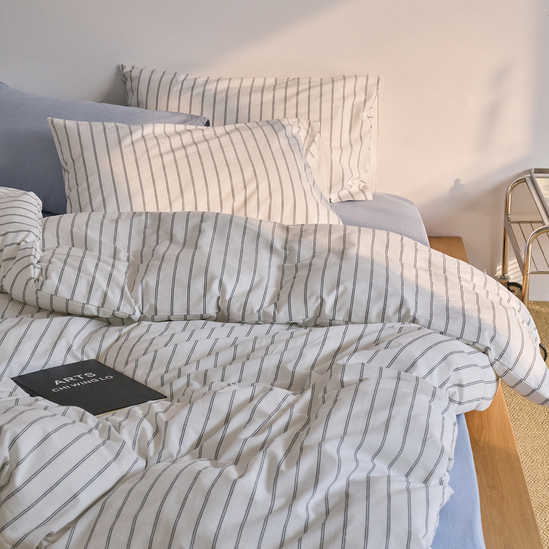 Striped bedding set made of cotton-linen with concealed zipper