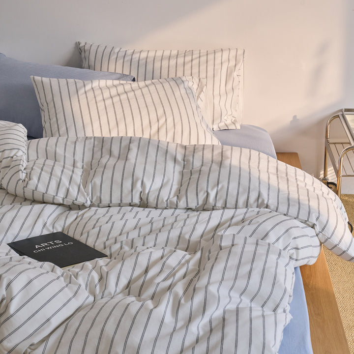 Striped bedding set made of cotton-linen with concealed zipper