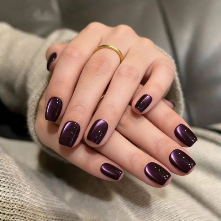 Artificial nails with elegant gradient and shimmering shine Kalsten