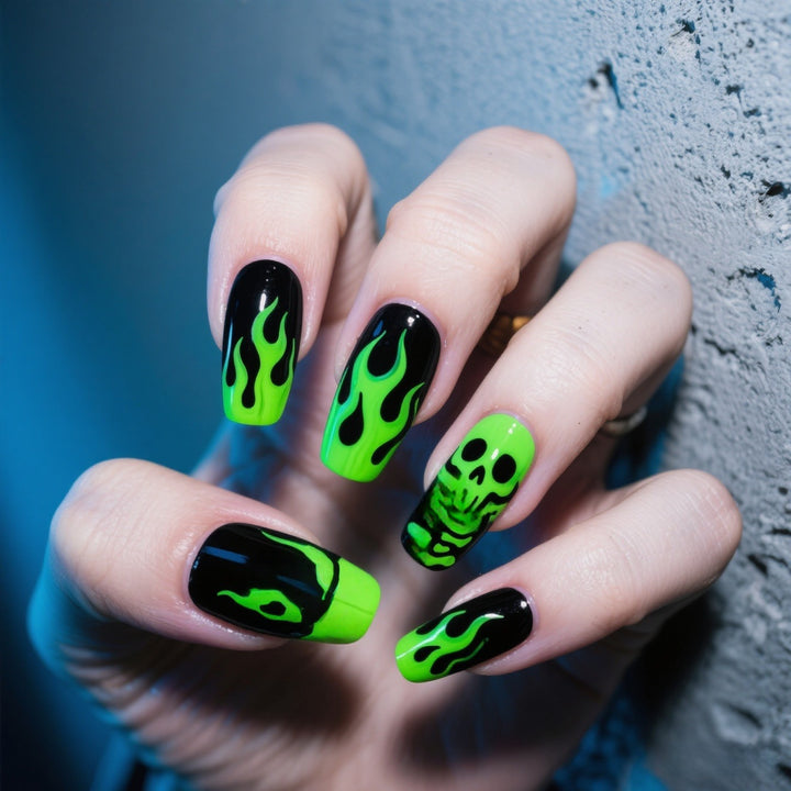 Artificial nails with creepy skull design Kalsten