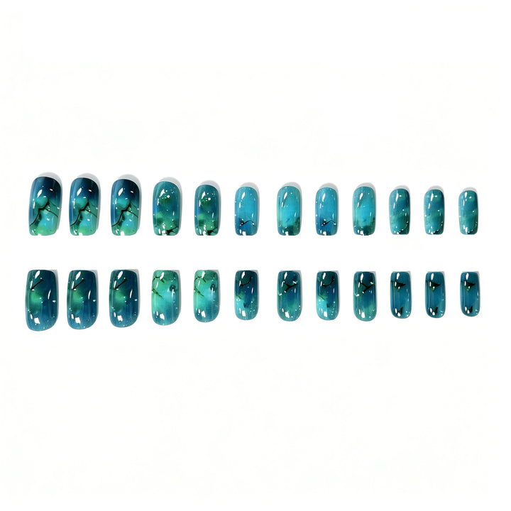 Artistic Ocean-Inspired Nail Art Kalsten