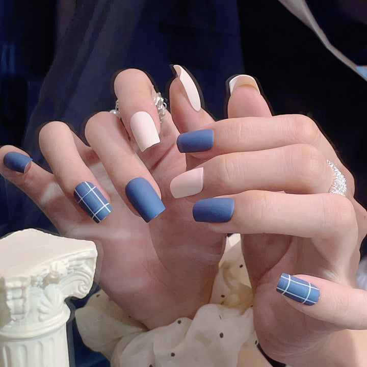 Stylish Matte Press-On Nail Set