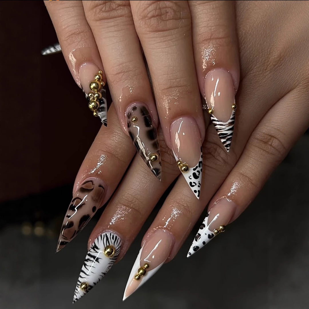 Artificial nails in a playful flower design with glittering accents Kalsten
