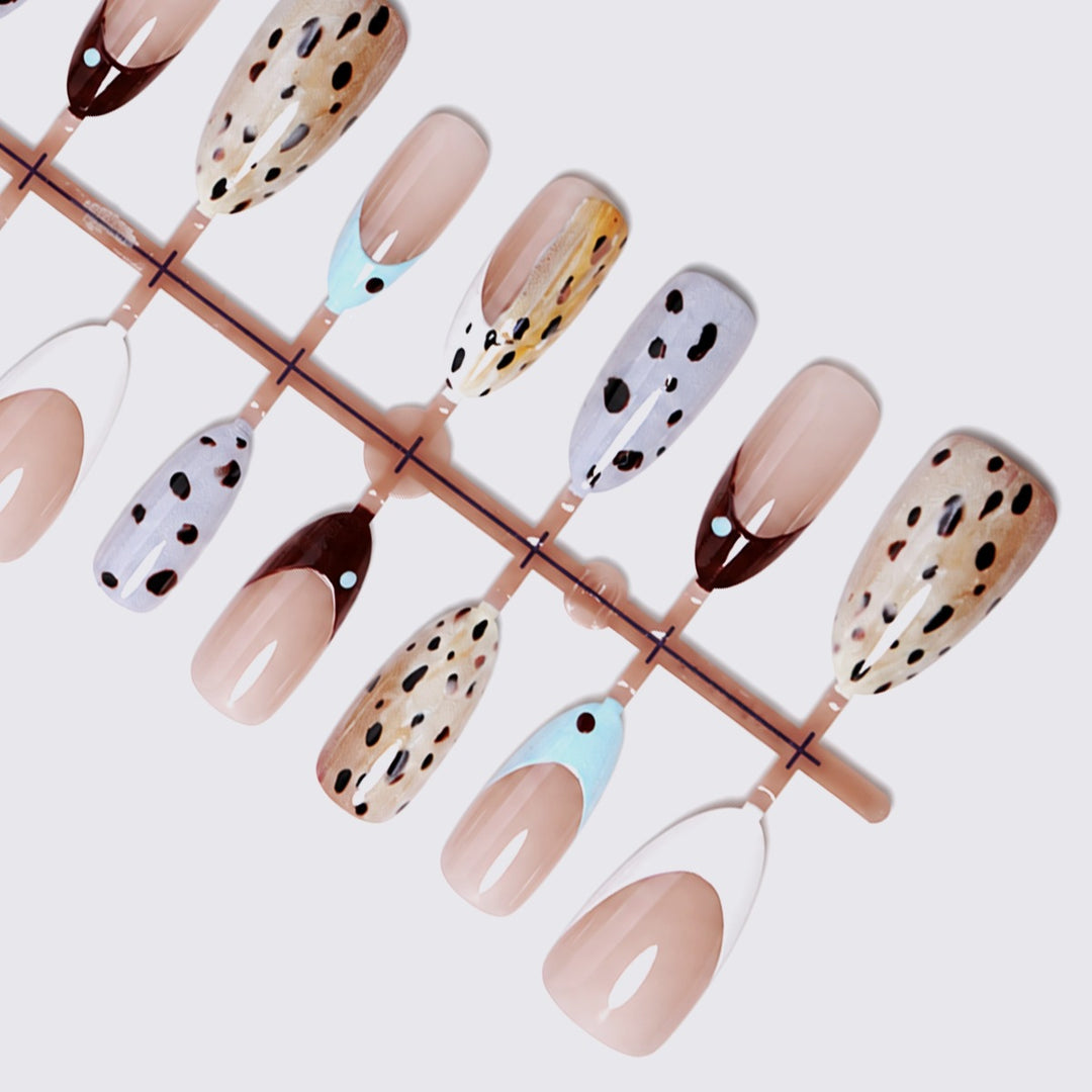 Artificial nail set with modern patterns and creative accents Kalsten