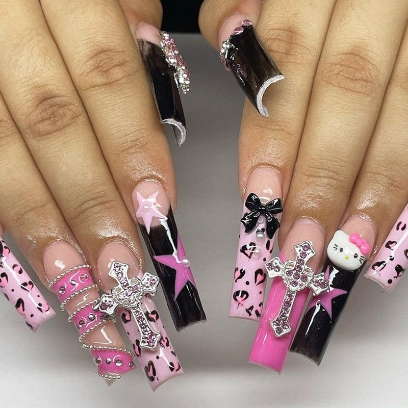 Artificial Nail Art Set with playful flower design and glittering accents Kalsten
