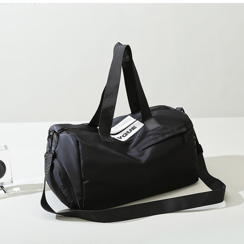 Stylish travel bag with versatile carrying options Kalsten