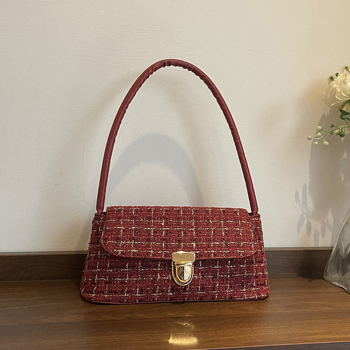 Elegant Textured Handbag