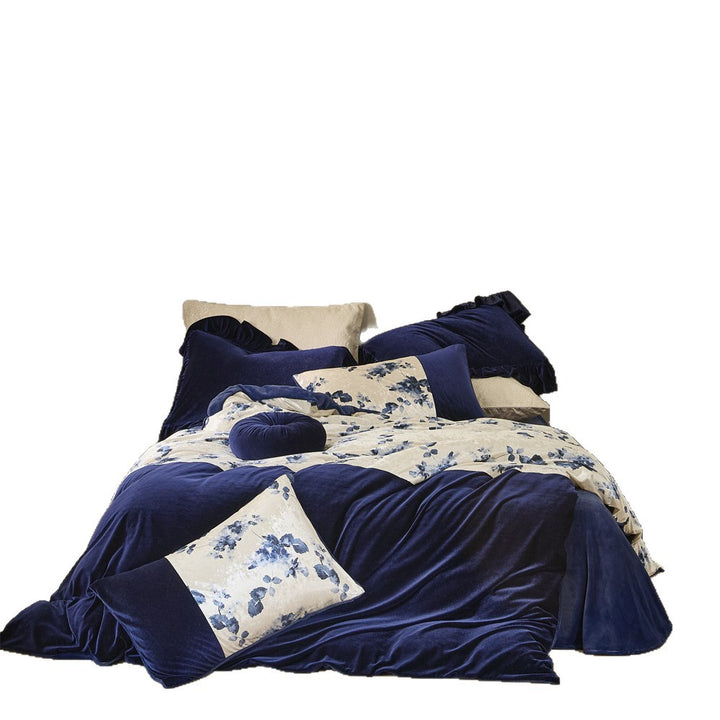 Samt bedding set with patchwork floral motif and reversible pillow