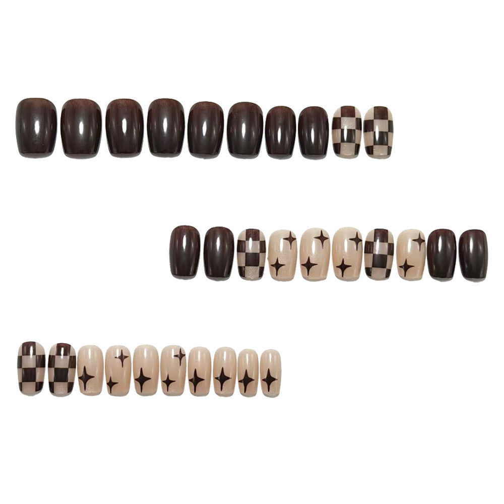 Artificial Nails in Elegant Checkered Pattern Kalsten