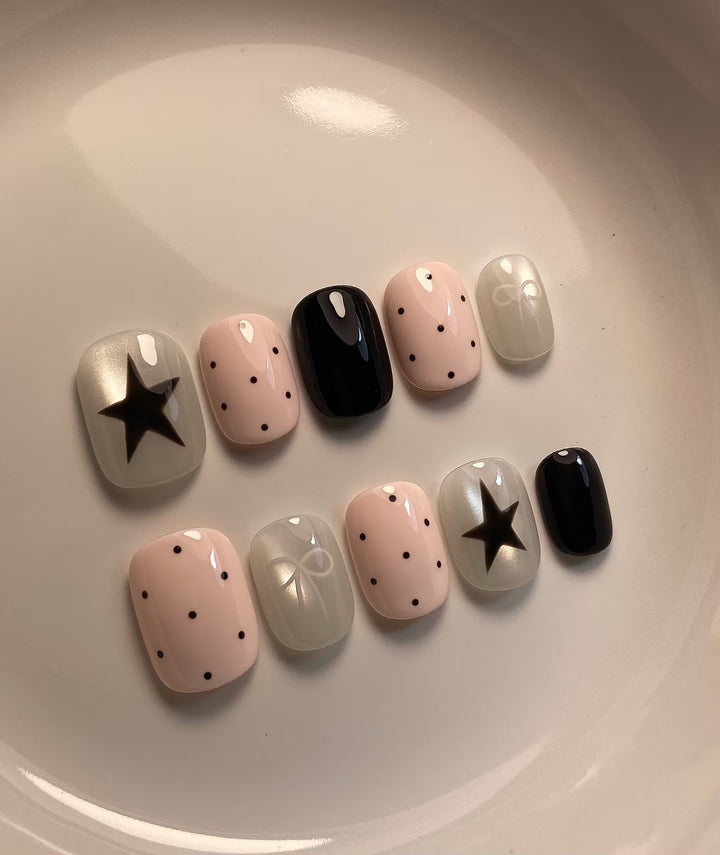 Artistic Press-On Nail Art Set with Stylish Star and Dot Patterns