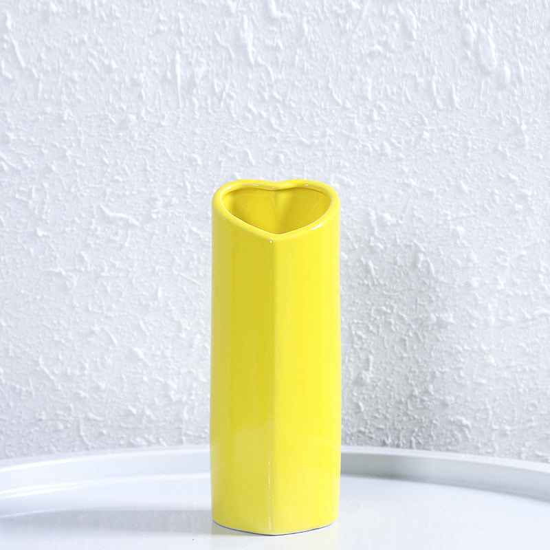 Heart-Shaped Elegant Ceramic Vase Kalsten