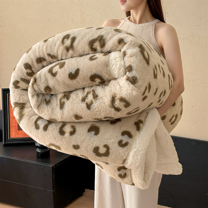 Women's Plush Leopard Print Throw Blanket
