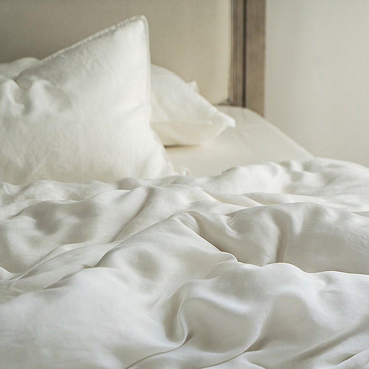 Luxurious stonewashed linen bedding set with a soft feel and hotel closure