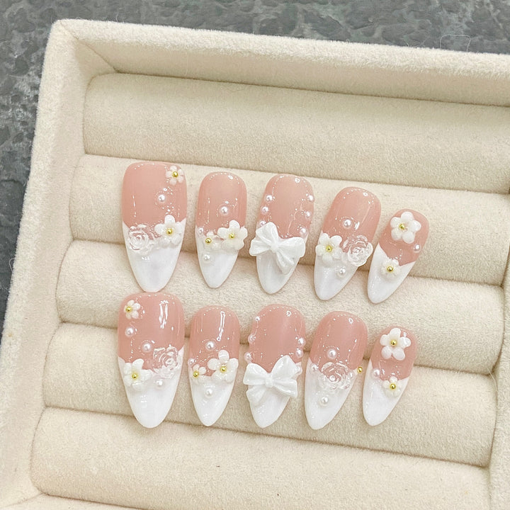 Artificial nail set with floral and glamorous accents Kalsten
