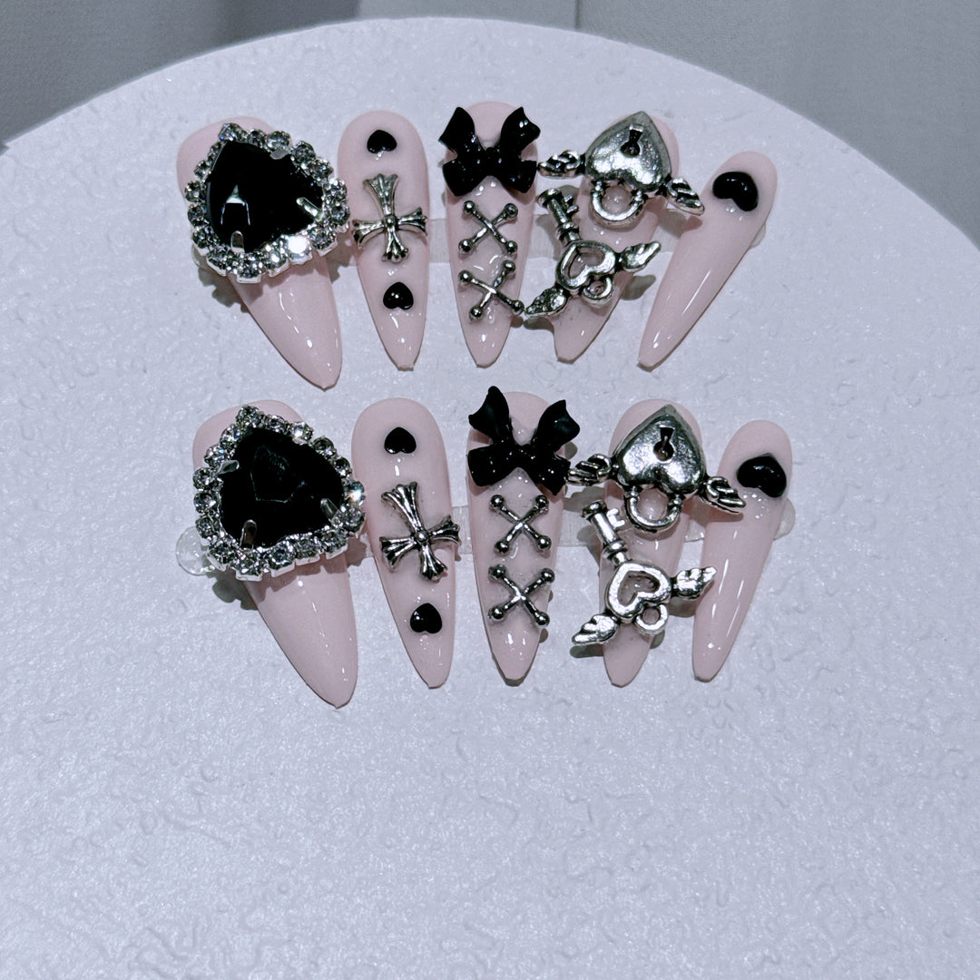 Glamorous Nail Art Extensions