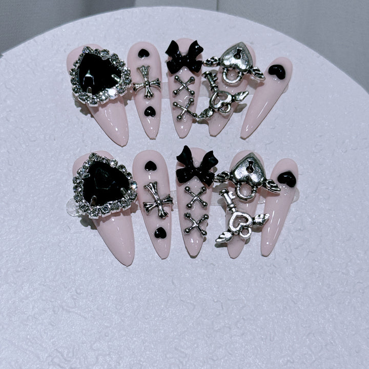 Glamorous Nail Art Extensions