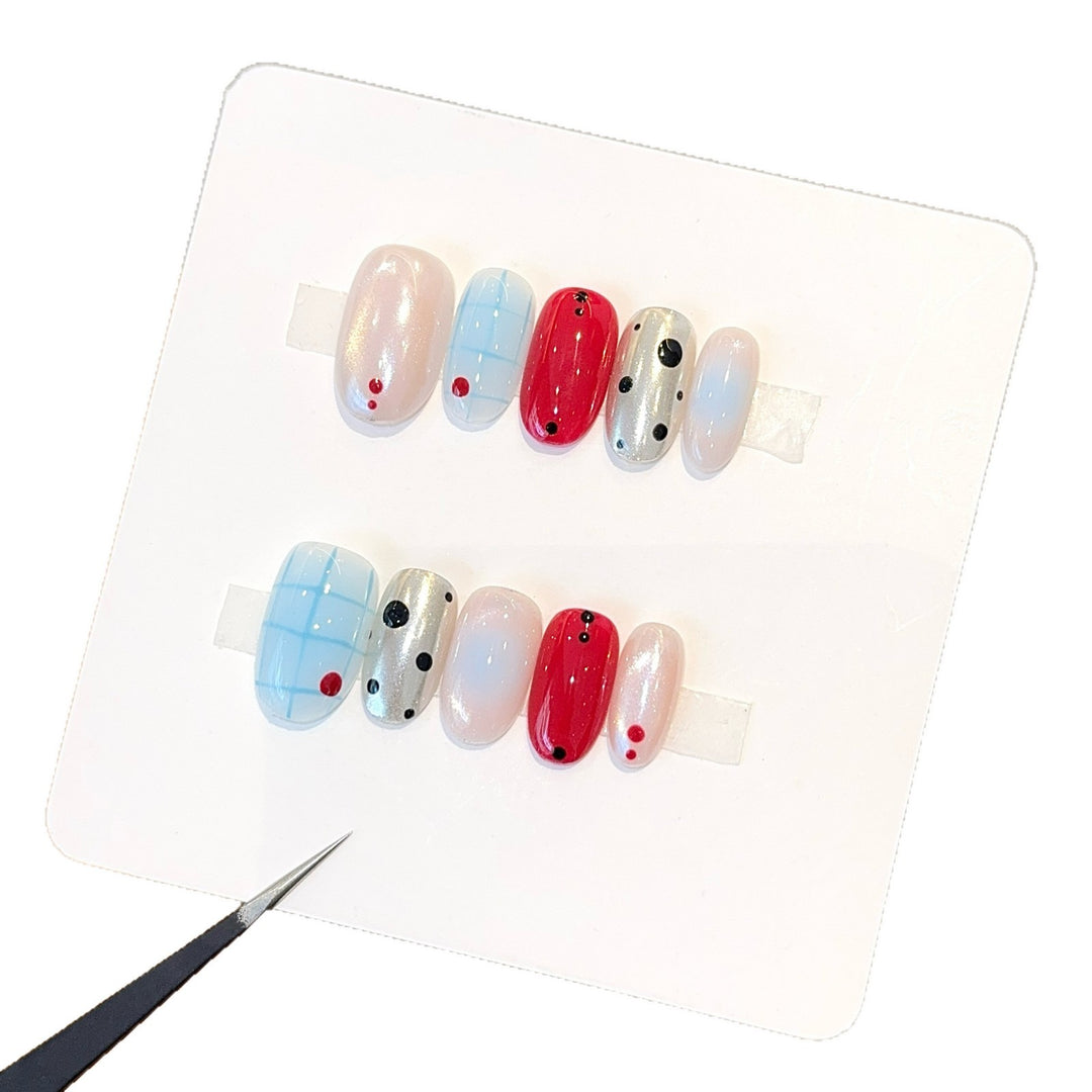 Artificials nails with creative geometric design and modern accents Kalsten